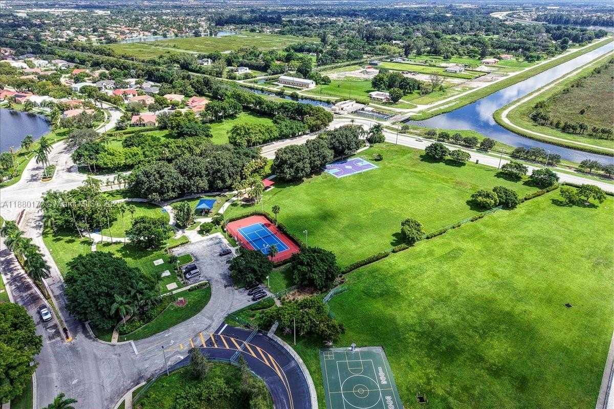 Small Image of 4830 SOUTH WEST 152ND WAY, Miramar Number 47