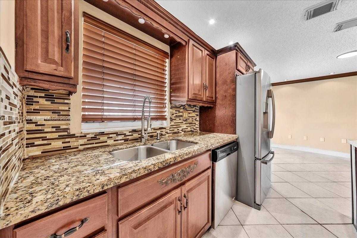 Small Image of 4830 SOUTH WEST 152ND WAY, Miramar Number 9