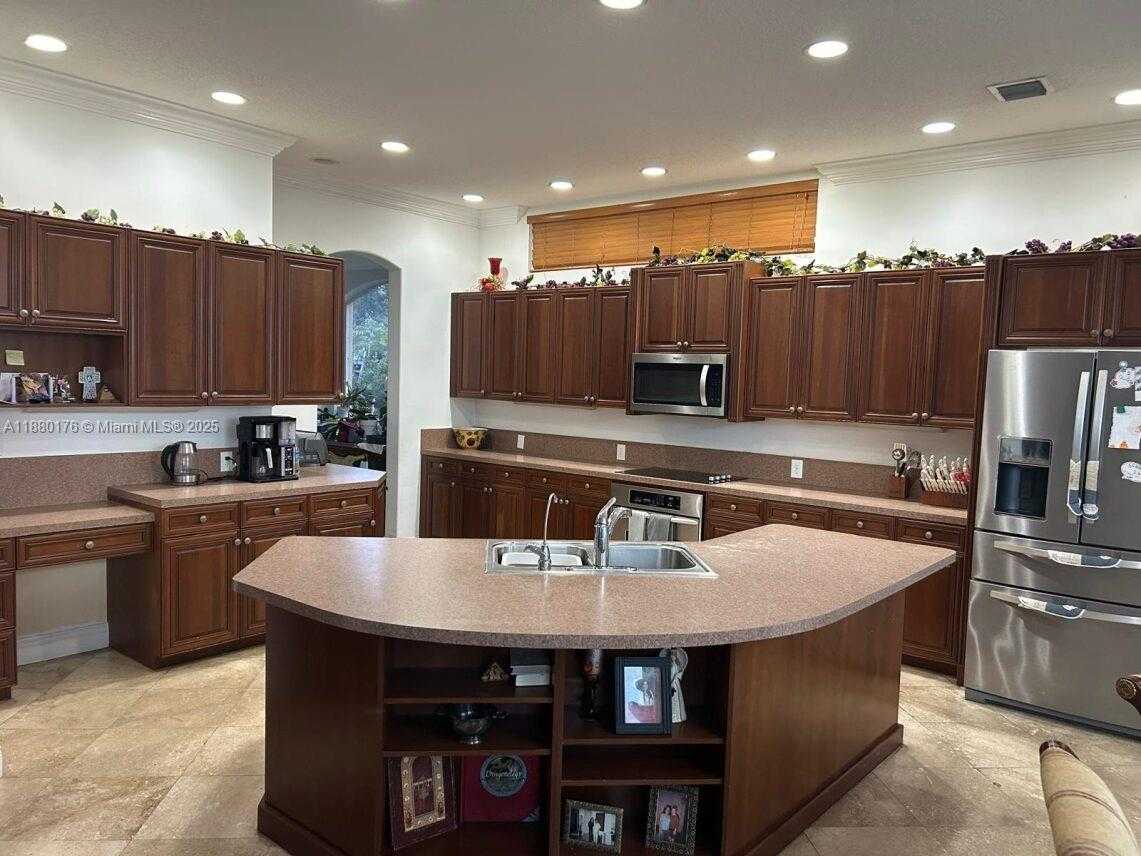 Small Image of 16859 SOUTH WEST 16TH ST, Pembroke Pines Number 4