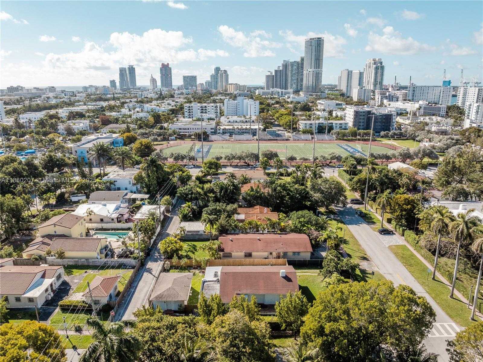 Small Image of 1255 LENOX AVE, Miami Beach Number 2