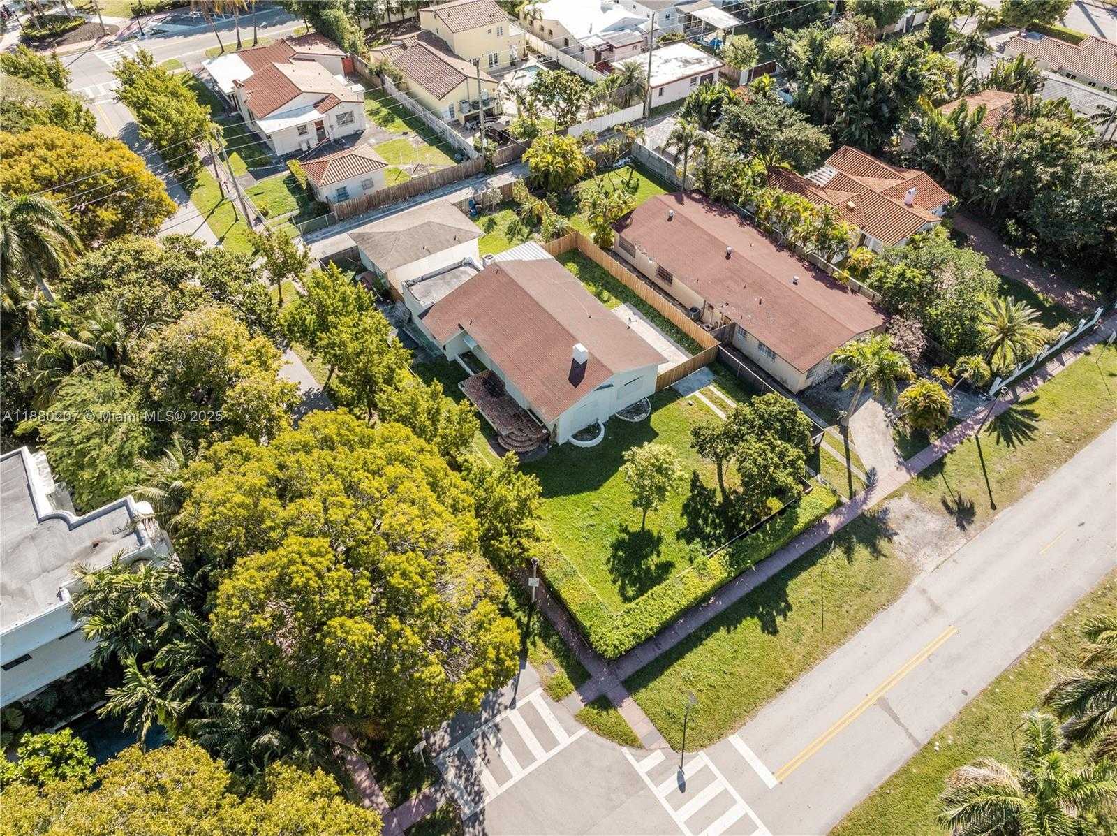 Small Image of 1255 LENOX AVE, Miami Beach Number 7