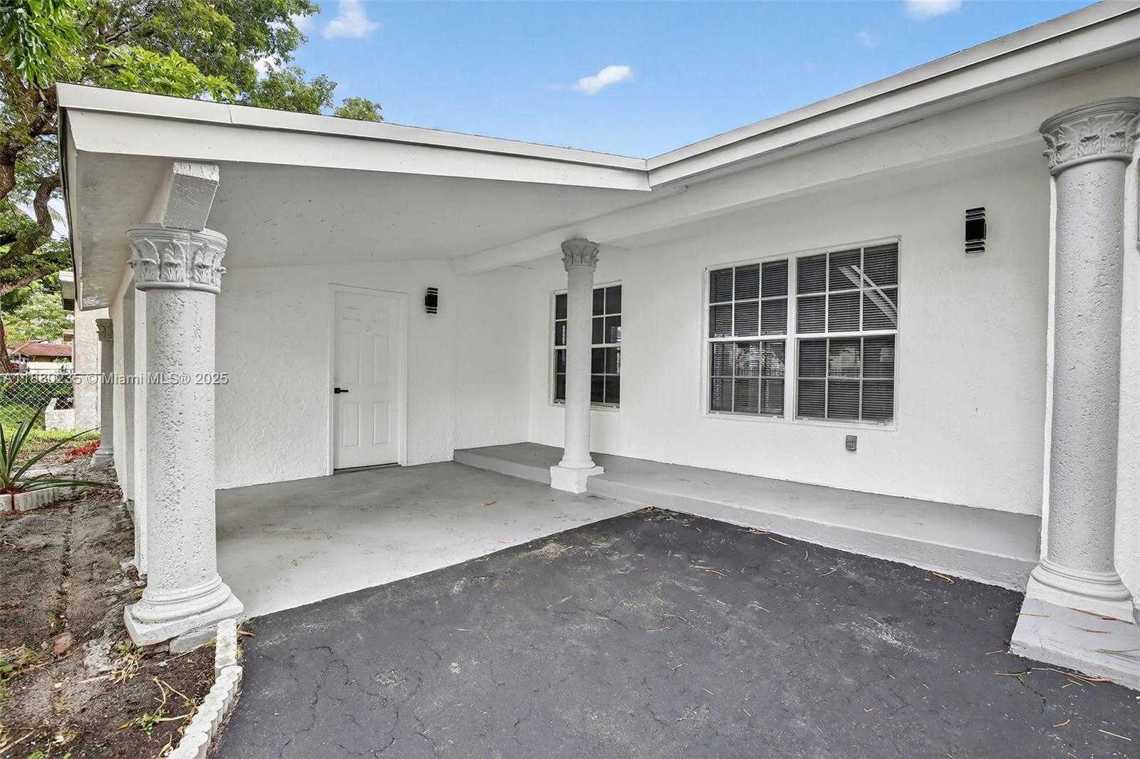 Small Image of 7120 ALLEN ST, Hollywood Number 2