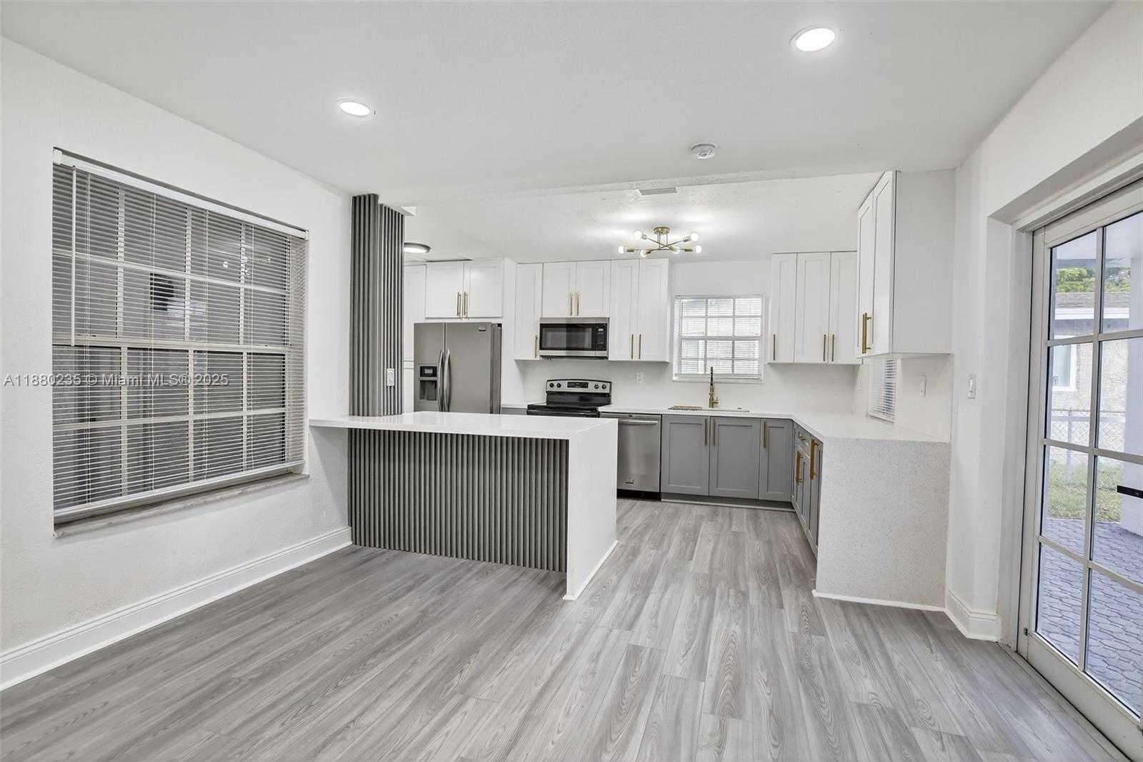 Small Image of 7120 ALLEN ST, Hollywood Number 5