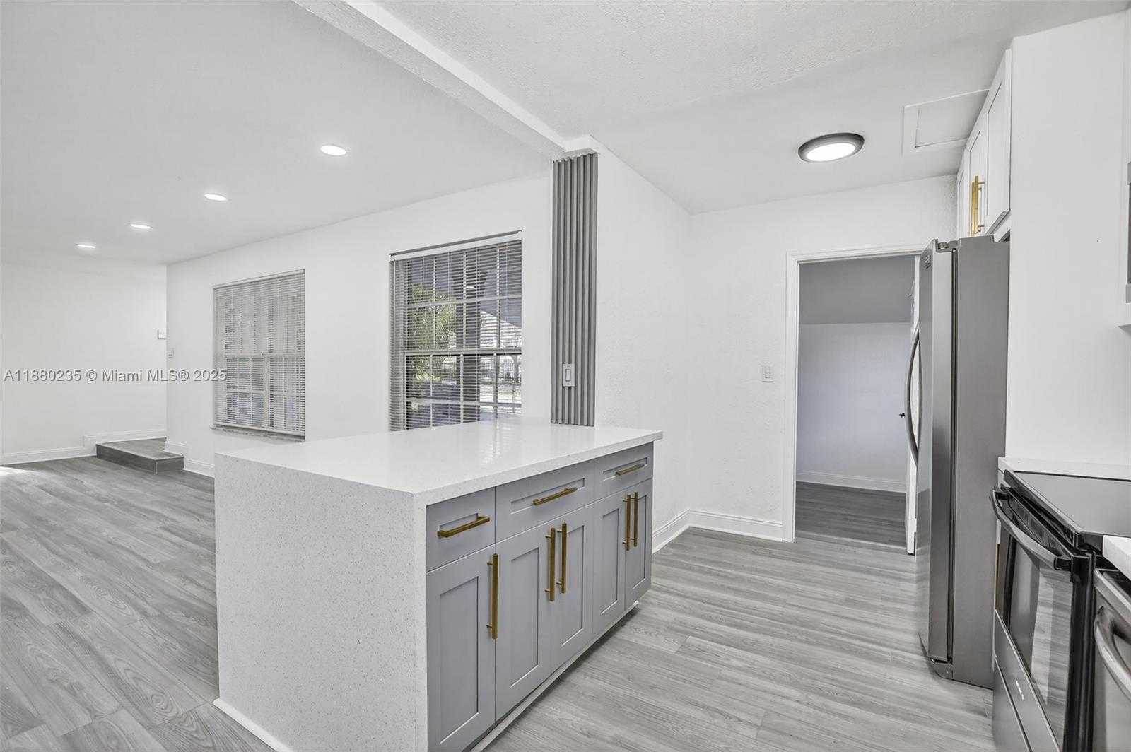 Small Image of 7120 ALLEN ST, Hollywood Number 9