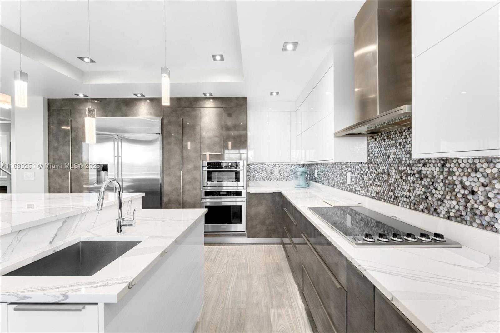 Small Image of 172 VENETIAN DR, Islamorada Number 23