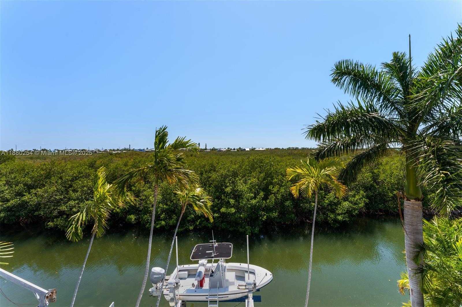 Small Image of 172 VENETIAN DR, Islamorada Number 54