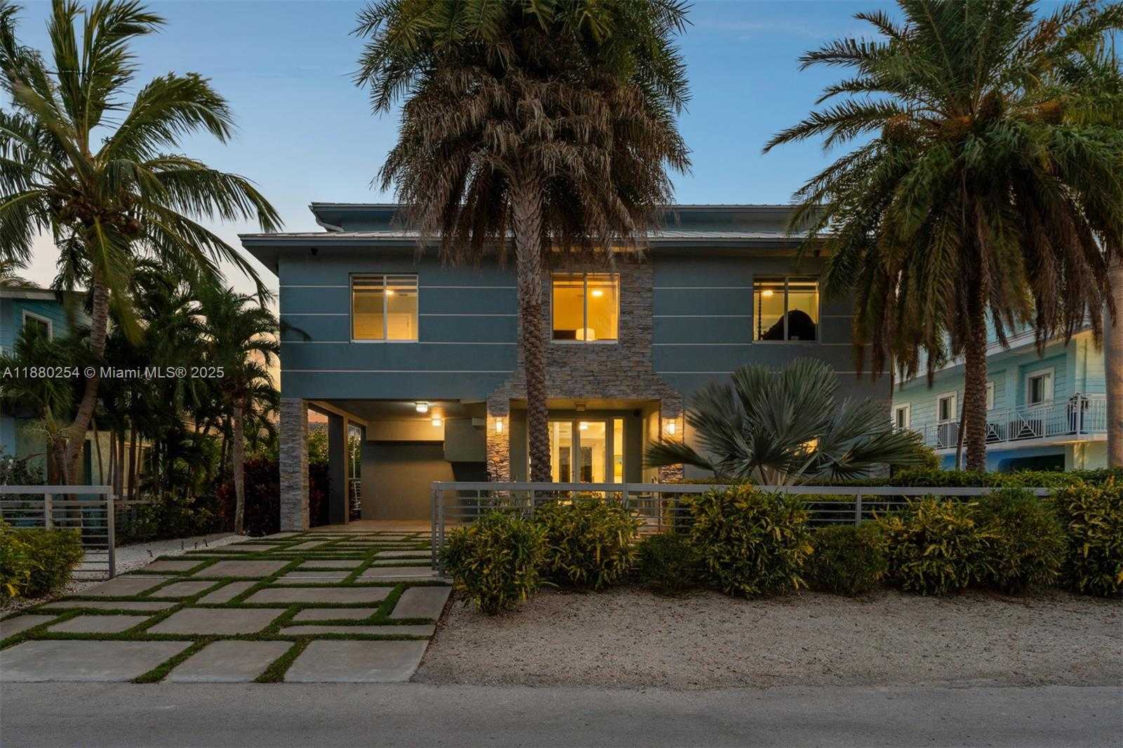 Small Image of 172 VENETIAN DR, Islamorada Number 59