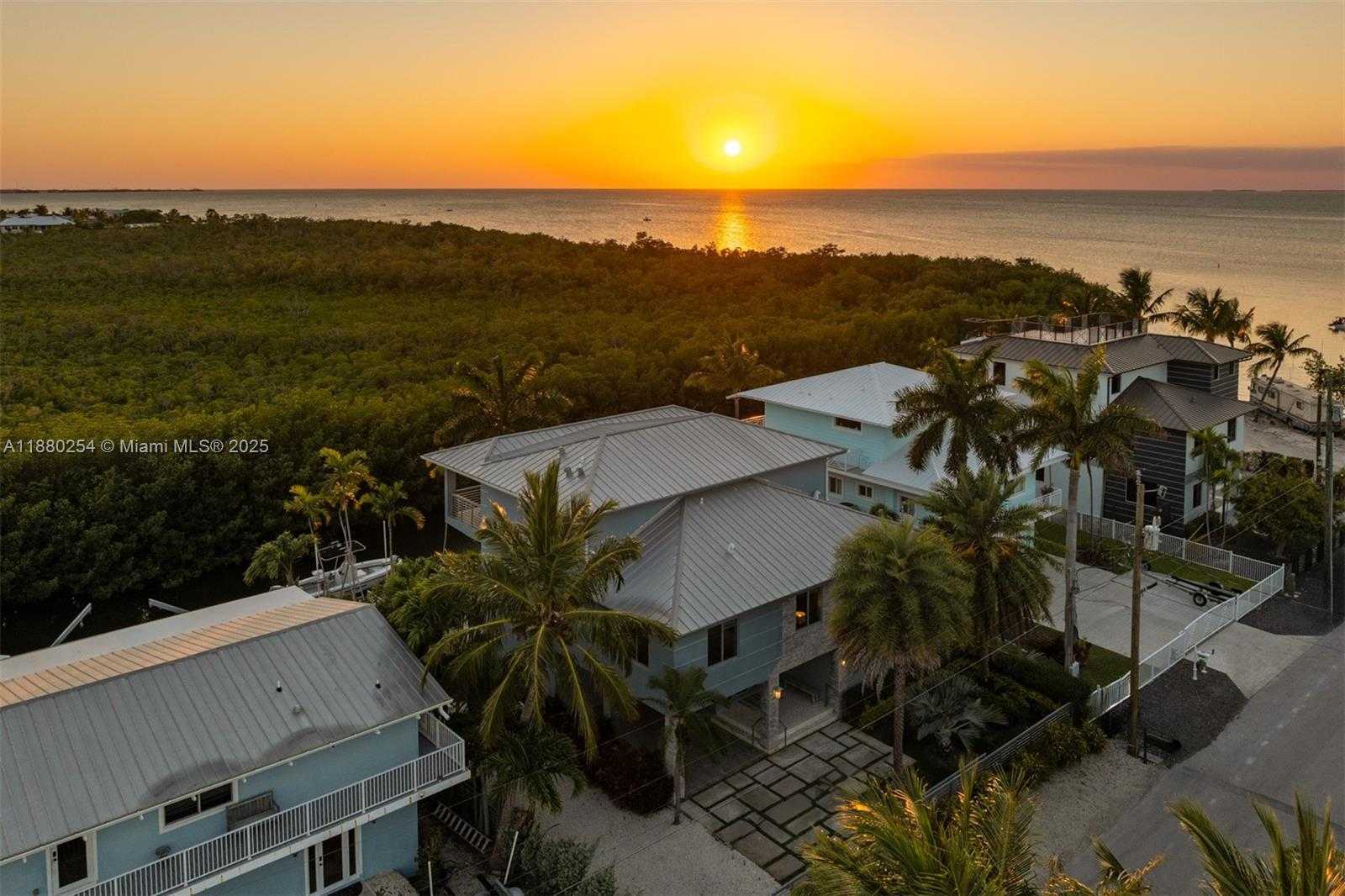 Small Image of 172 VENETIAN DR, Islamorada Number 64