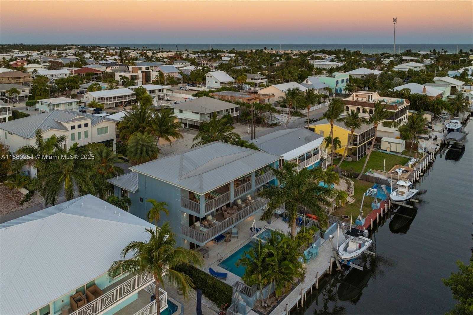 Small Image of 172 VENETIAN DR, Islamorada Number 65