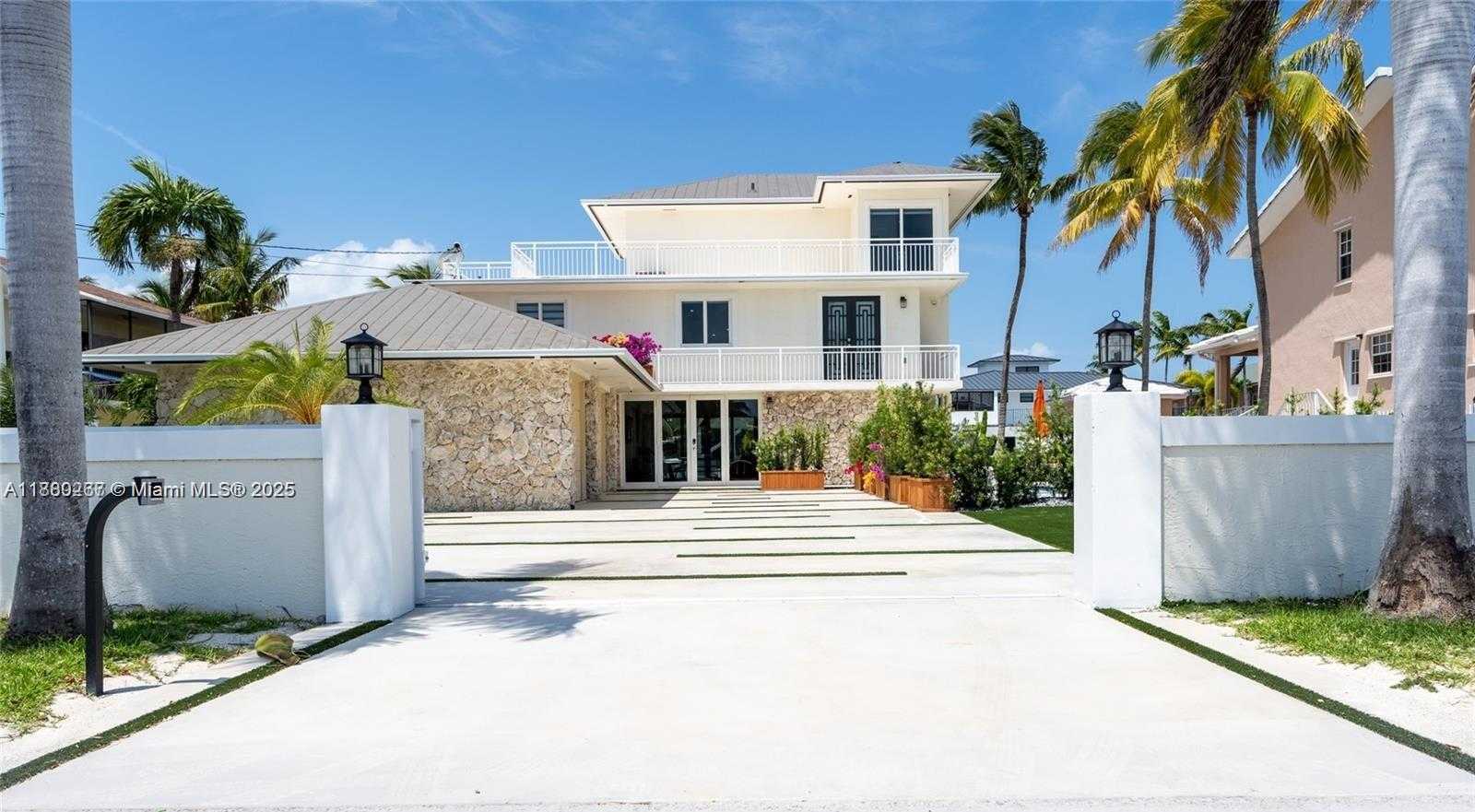 Small Image of 238 238 ATLANTIC BLVD, Key Largo Number 2