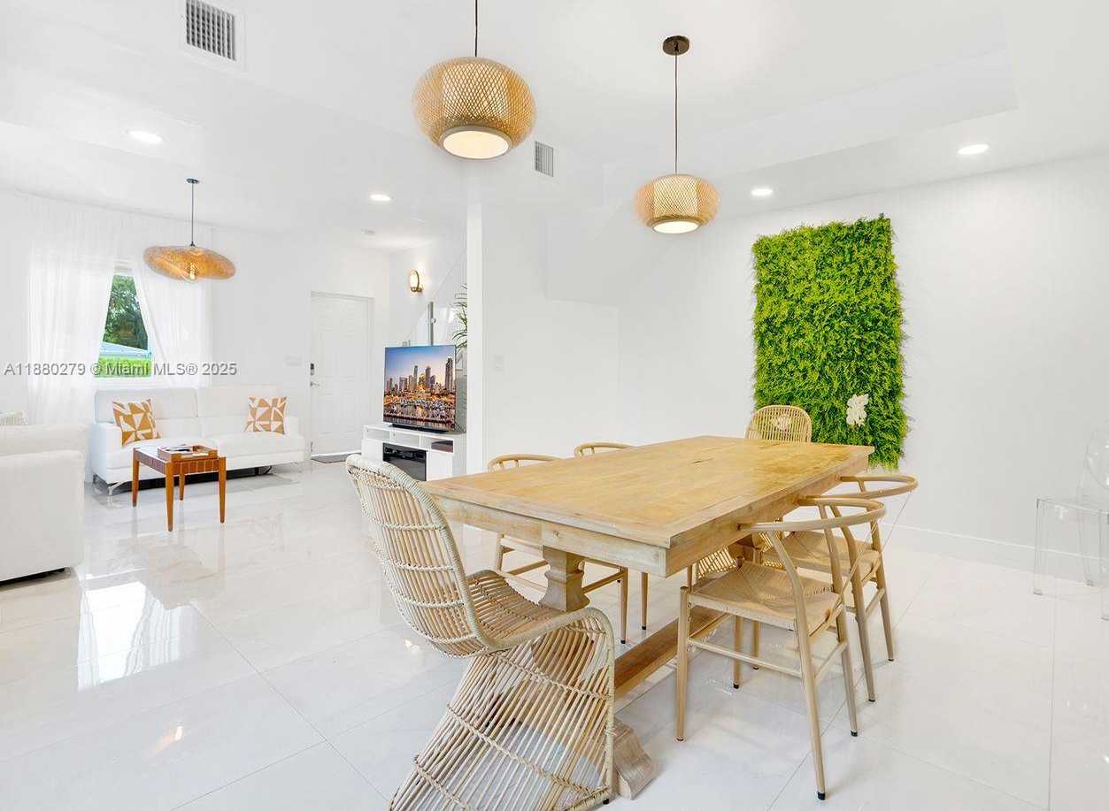 Small Image of 6 NORTH EAST 50TH ST, Miami Number 10