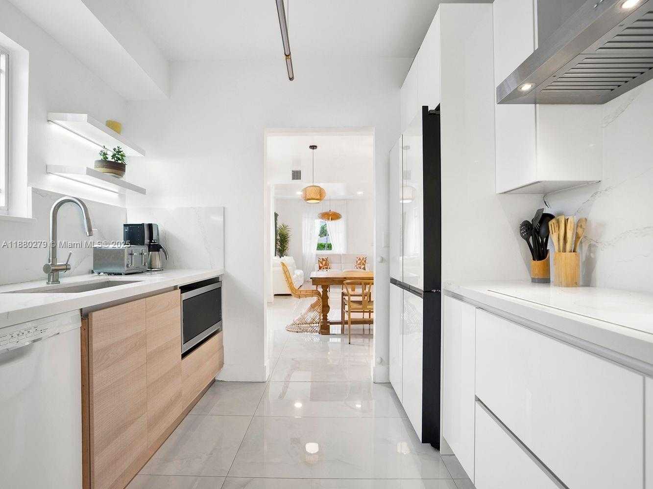 Small Image of 6 NORTH EAST 50TH ST, Miami Number 11