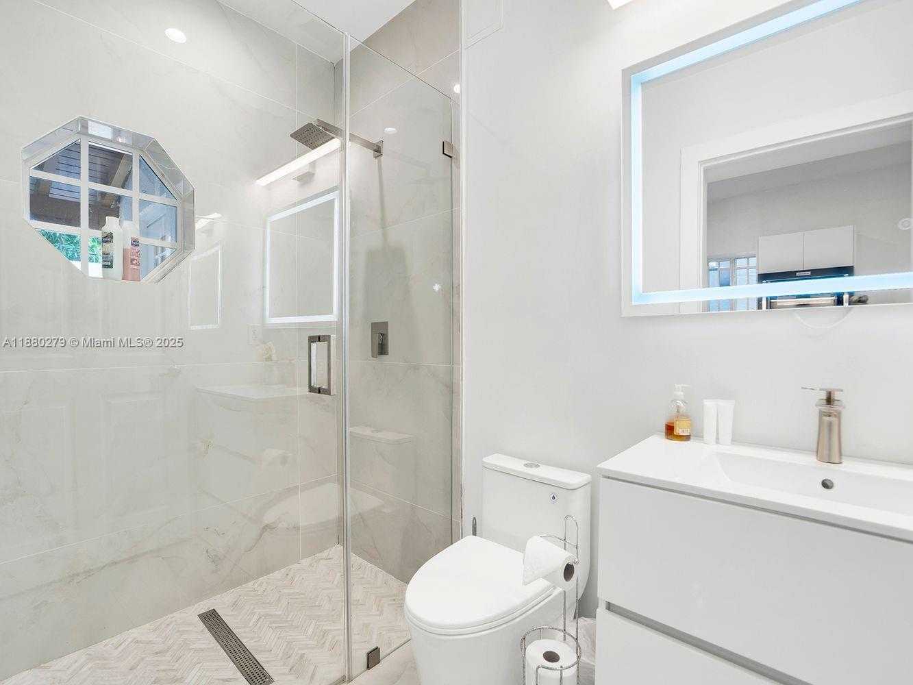 Small Image of 6 NORTH EAST 50TH ST, Miami Number 13
