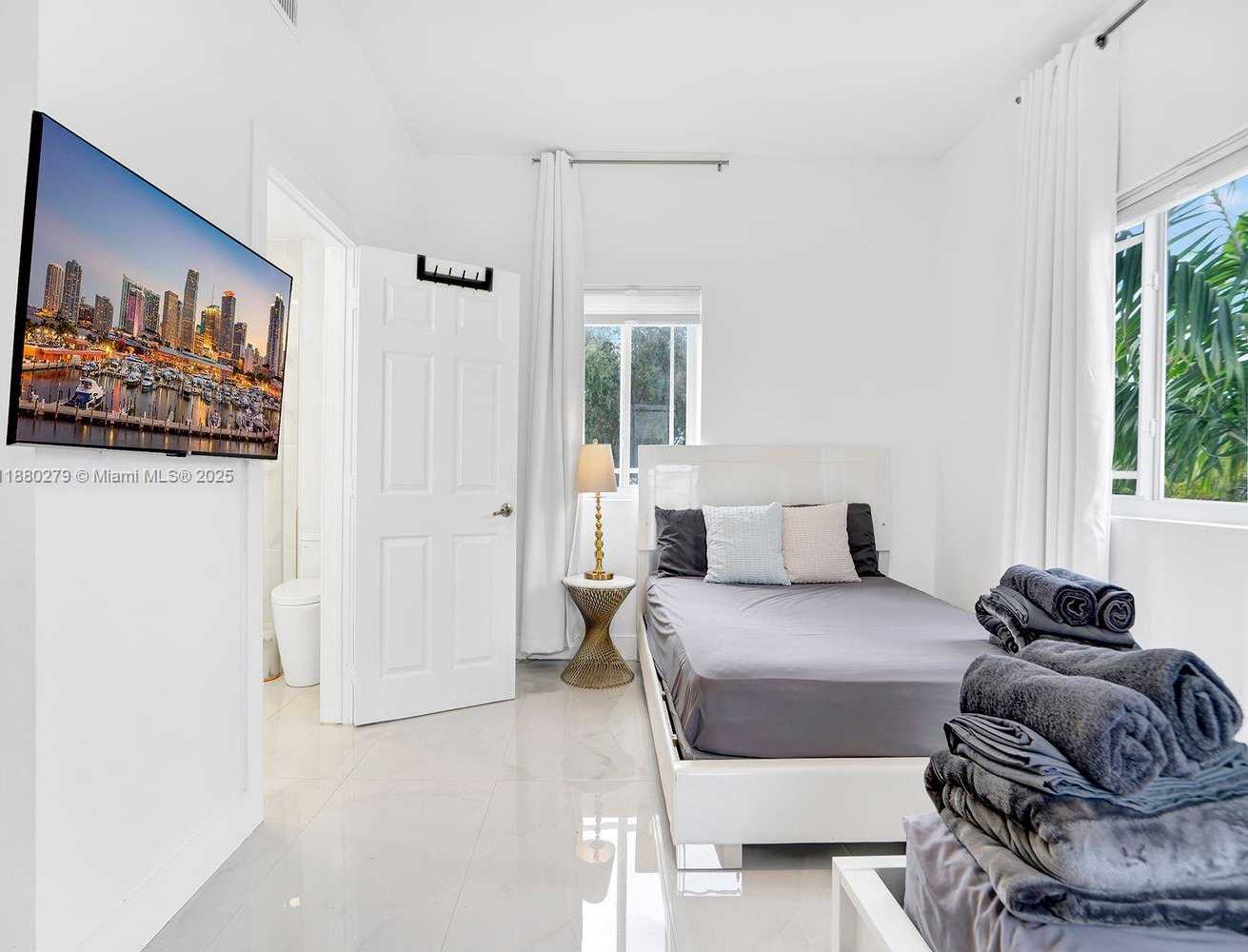 Small Image of 6 NORTH EAST 50TH ST, Miami Number 21