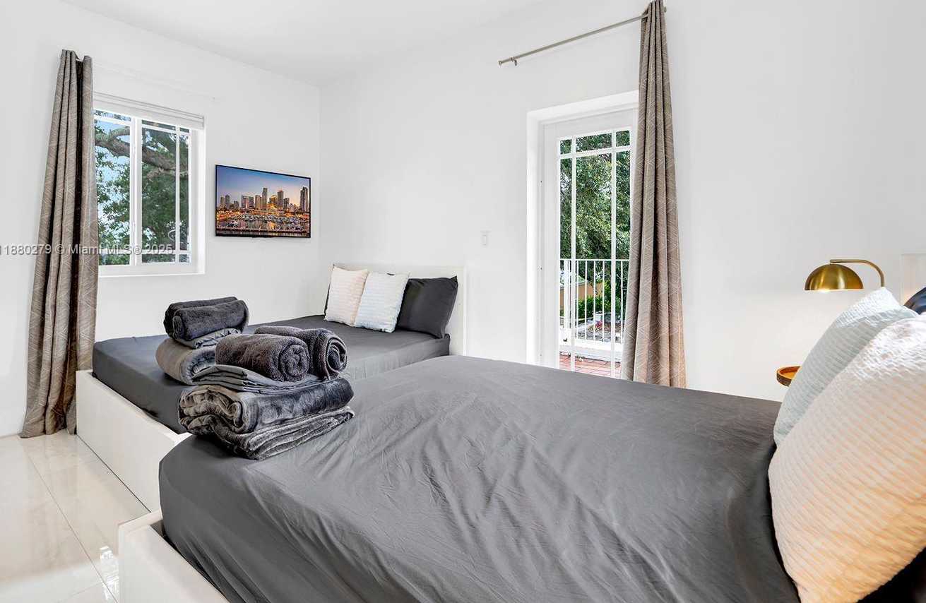 Small Image of 6 NORTH EAST 50TH ST, Miami Number 22