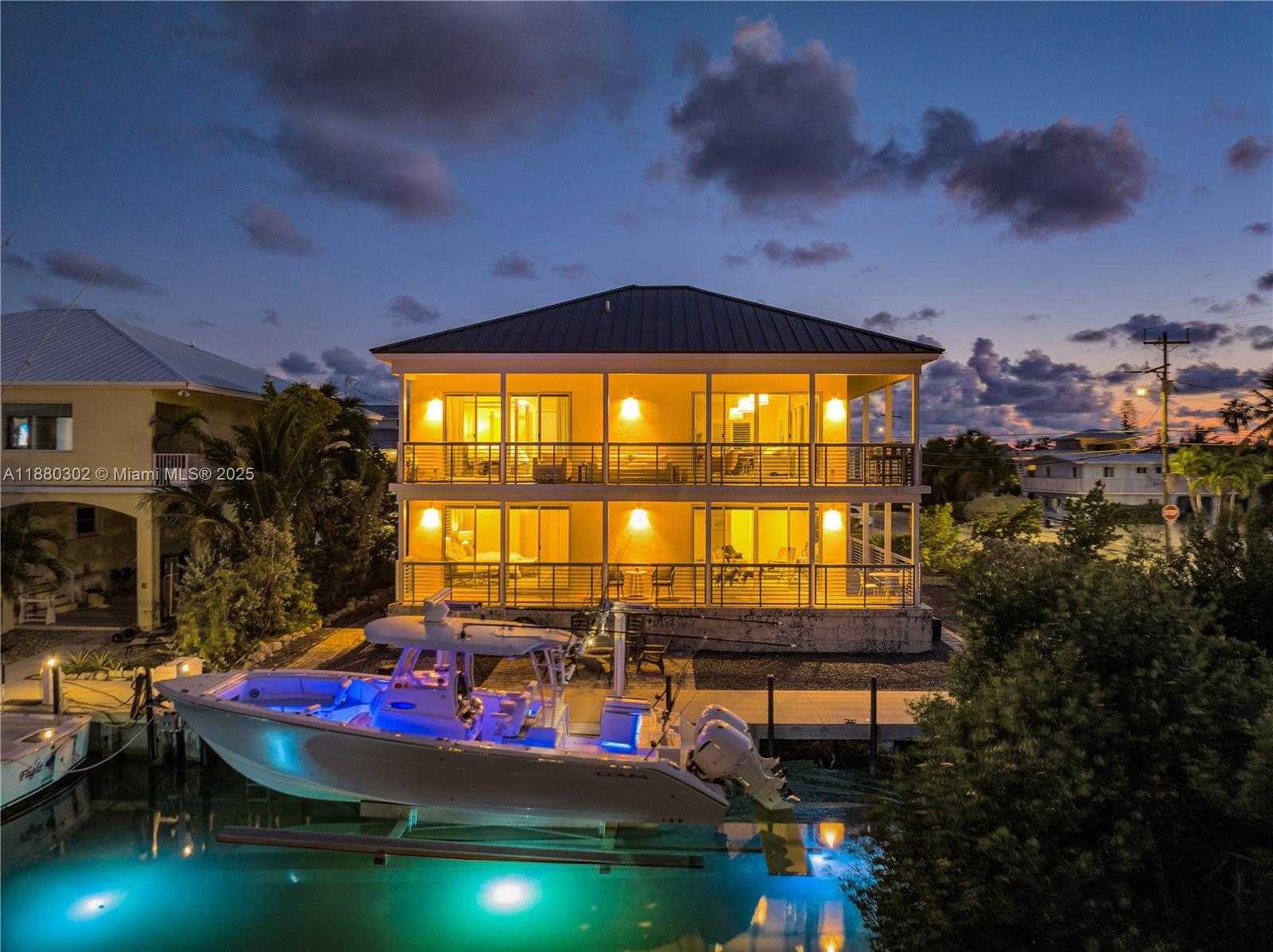 Small Image of 96 WEST PLAZA DEL SOL, Islamorada Number 2