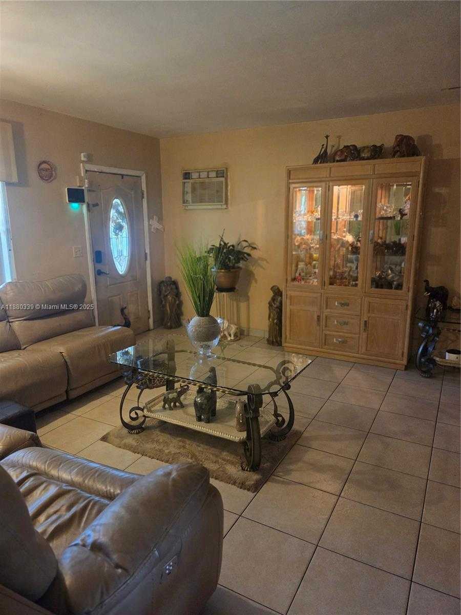 Small Image of 393 FLORIDA AVENUE, Fort Lauderdale Number 3