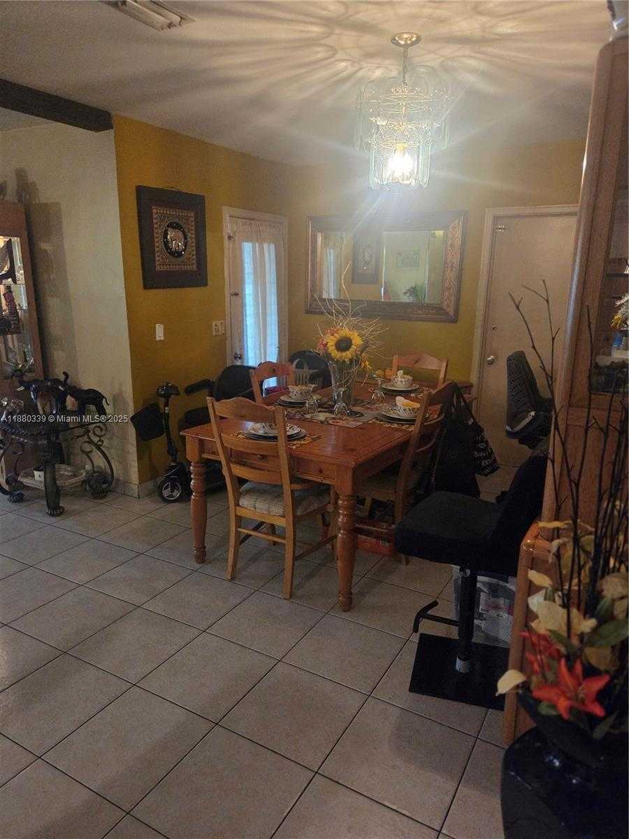 Small Image of 393 FLORIDA AVENUE, Fort Lauderdale Number 5