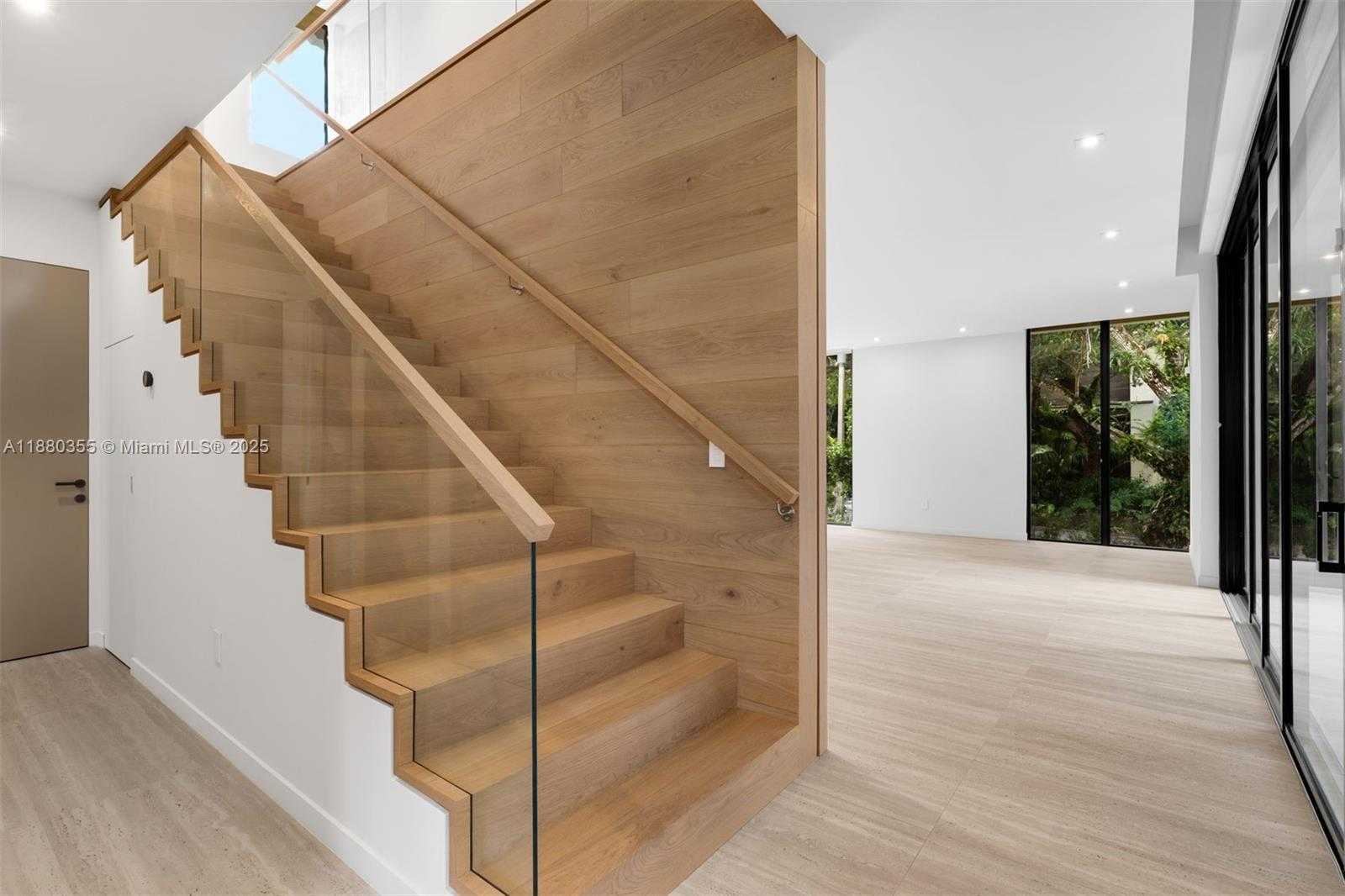 Small Image of 4095 HARDIE AVE, Miami Number 10