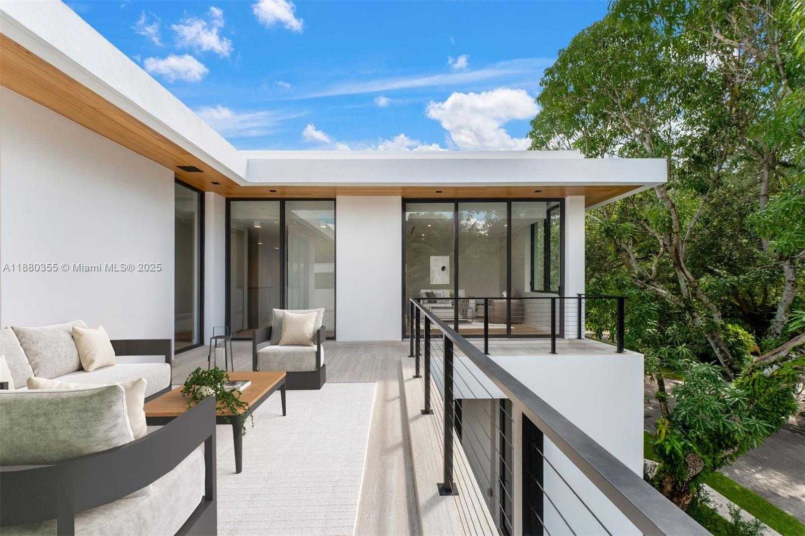 Small Image of 4095 HARDIE AVE, Miami Number 8