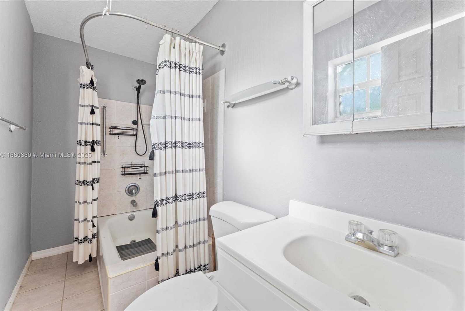 Small Image of 7820 ORLEANS ST, Miramar Number 12