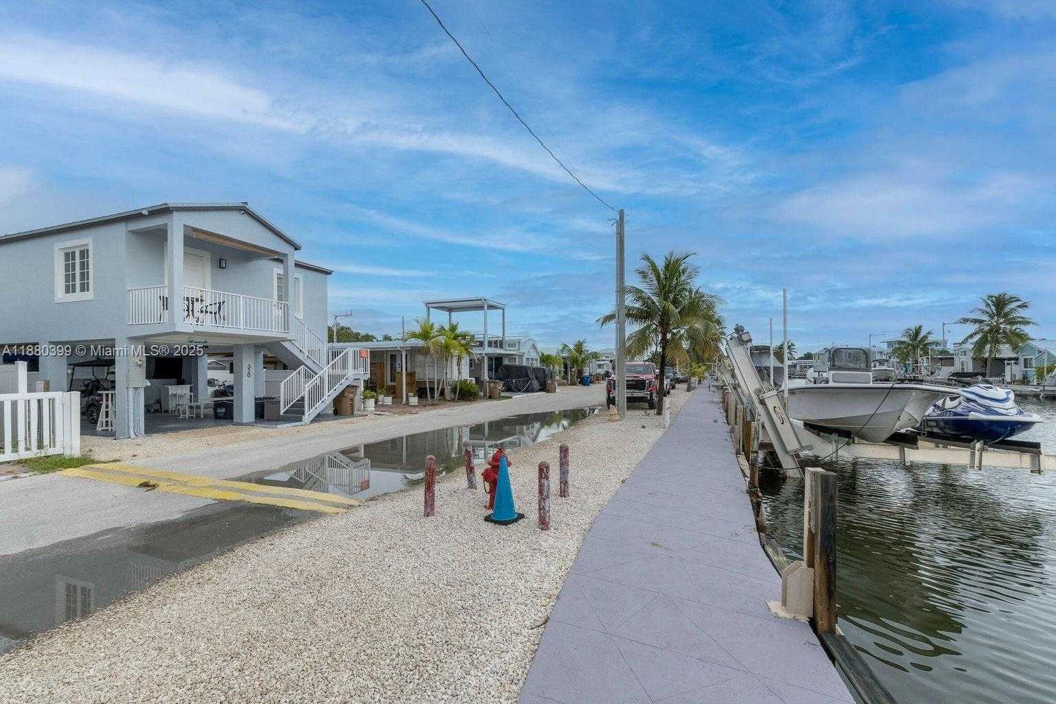Small Image of 325 CALUSA ST #320, Key Largo Number 10