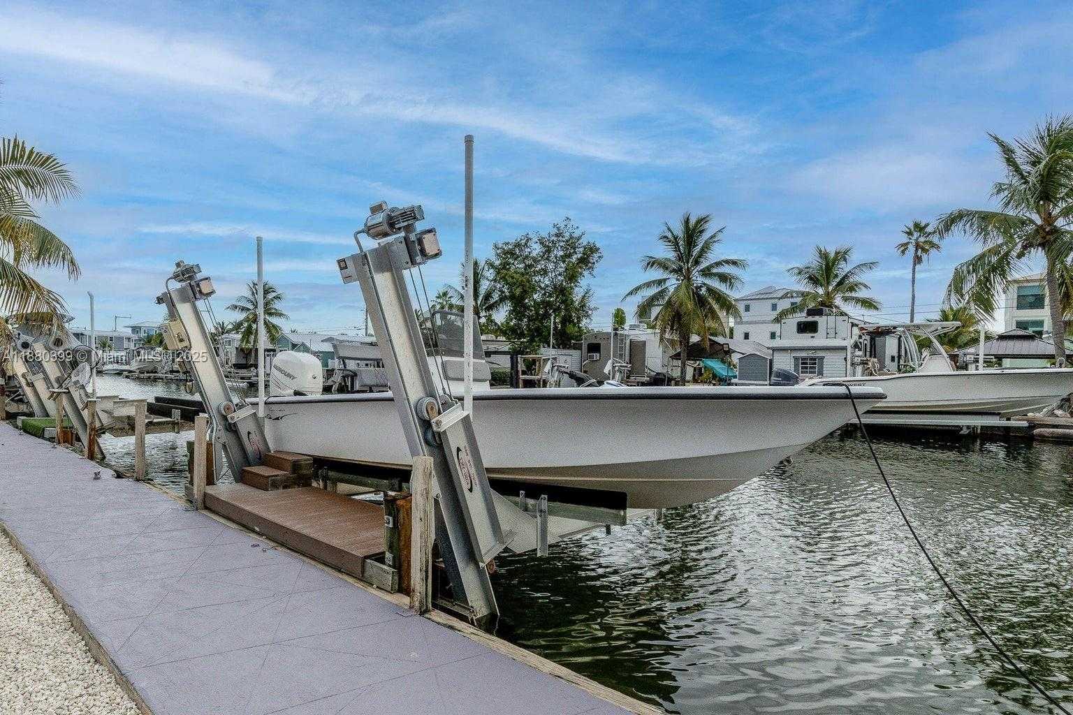 Small Image of 325 CALUSA ST #320, Key Largo Number 11