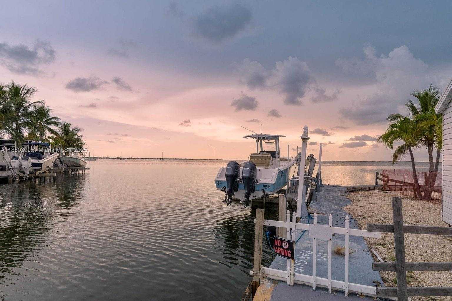 Small Image of 325 CALUSA ST #320, Key Largo Number 13