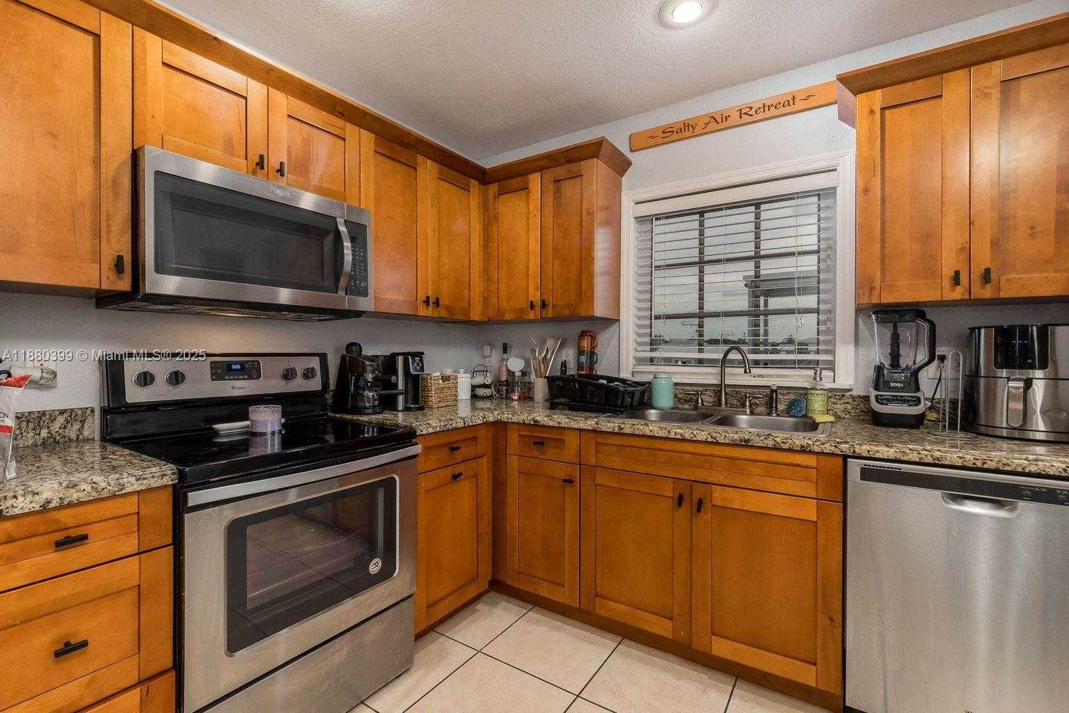 Small Image of 325 CALUSA ST #320, Key Largo Number 21