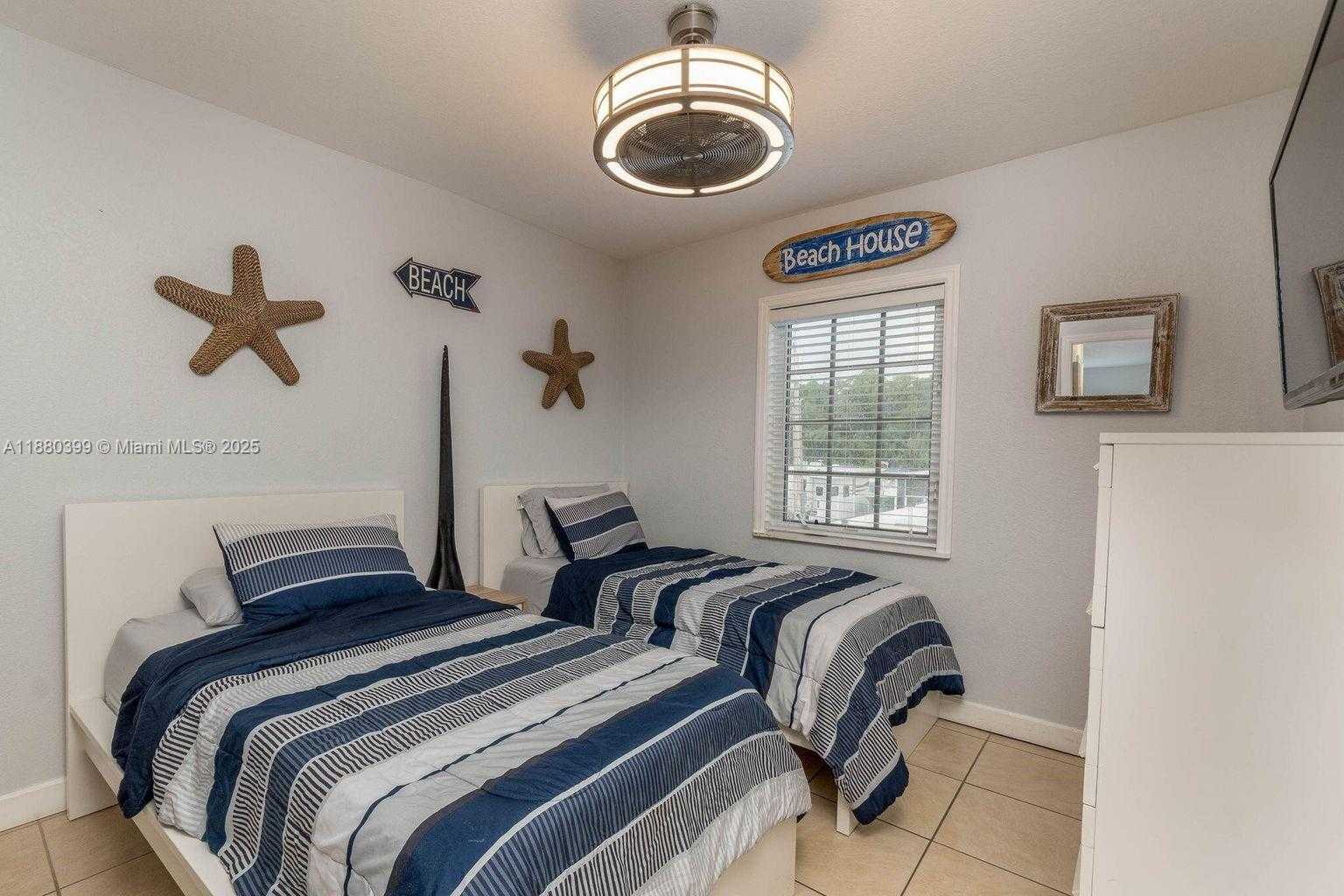 Small Image of 325 CALUSA ST #320, Key Largo Number 24