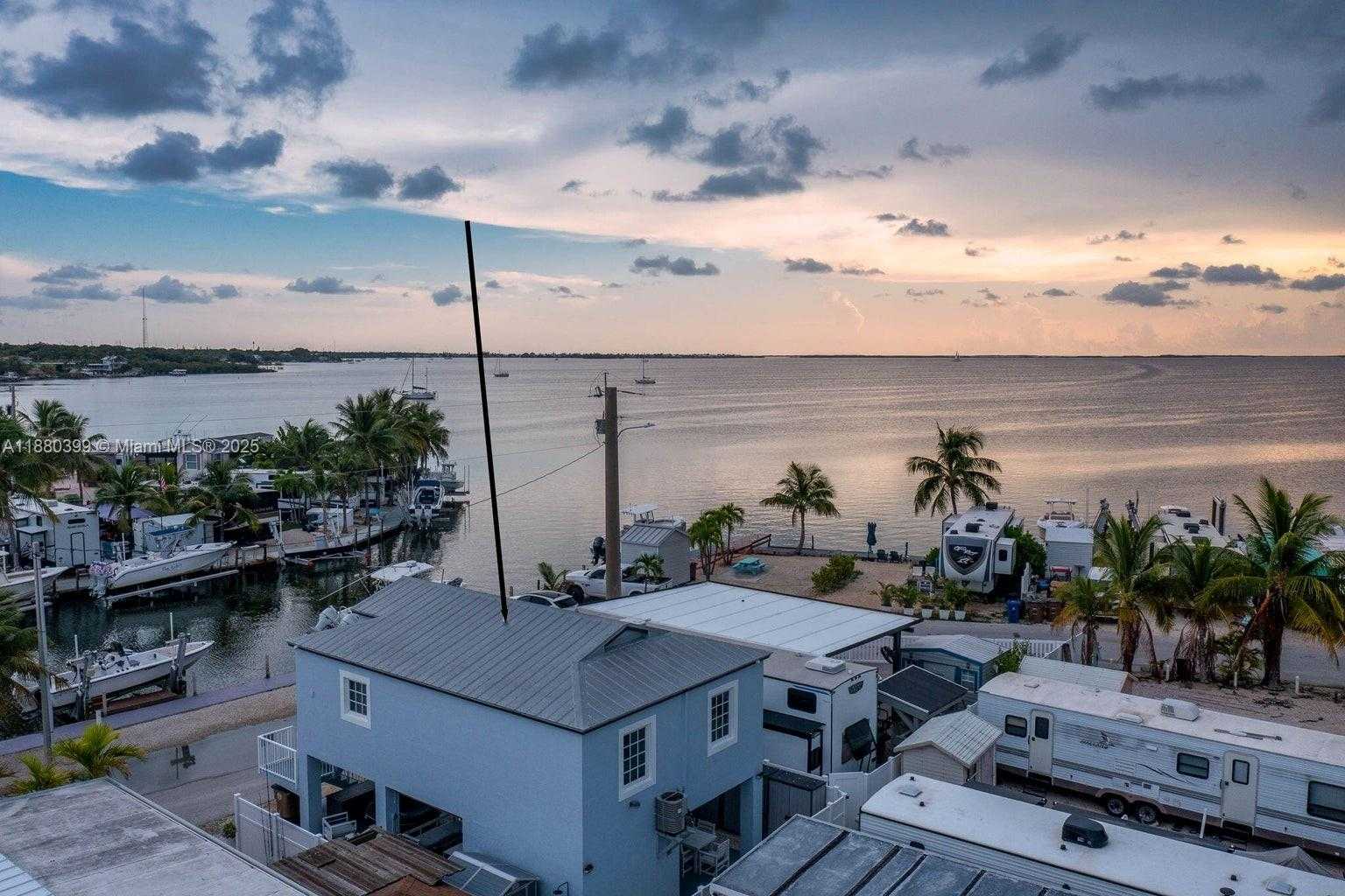 Small Image of 325 CALUSA ST #320, Key Largo Number 29
