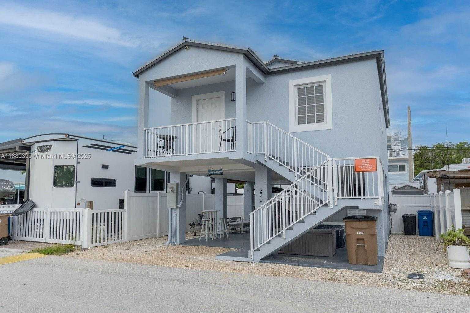 Small Image of 325 CALUSA ST #320, Key Largo Number 3