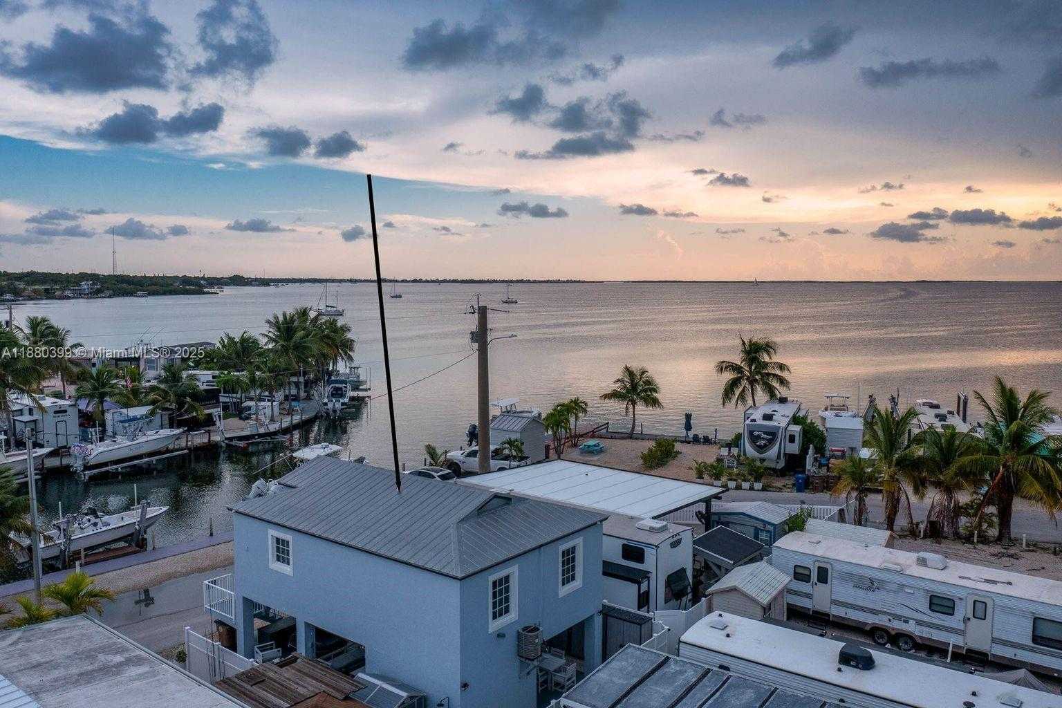 Small Image of 325 CALUSA ST #320, Key Largo Number 31