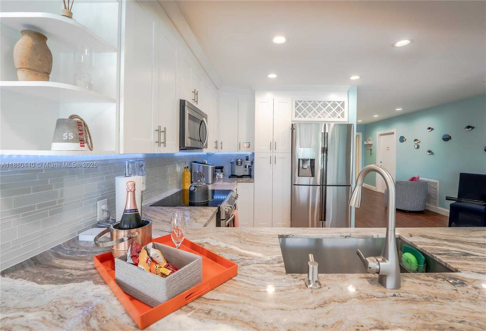 Small Image of 4600 SOUTH WEST 43RD AVE, Dania Beach Number 14