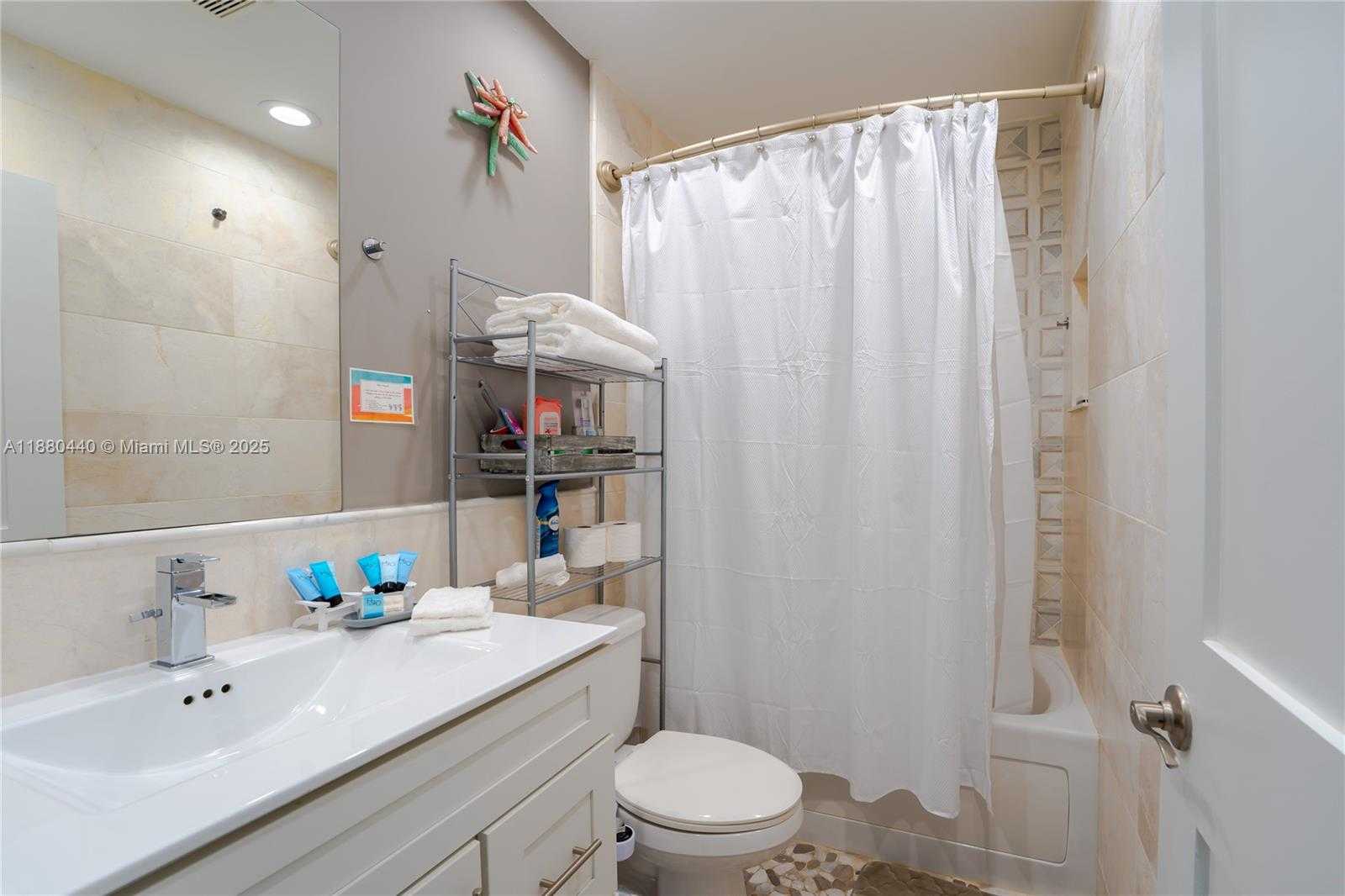 Small Image of 4600 SOUTH WEST 43RD AVE, Dania Beach Number 15