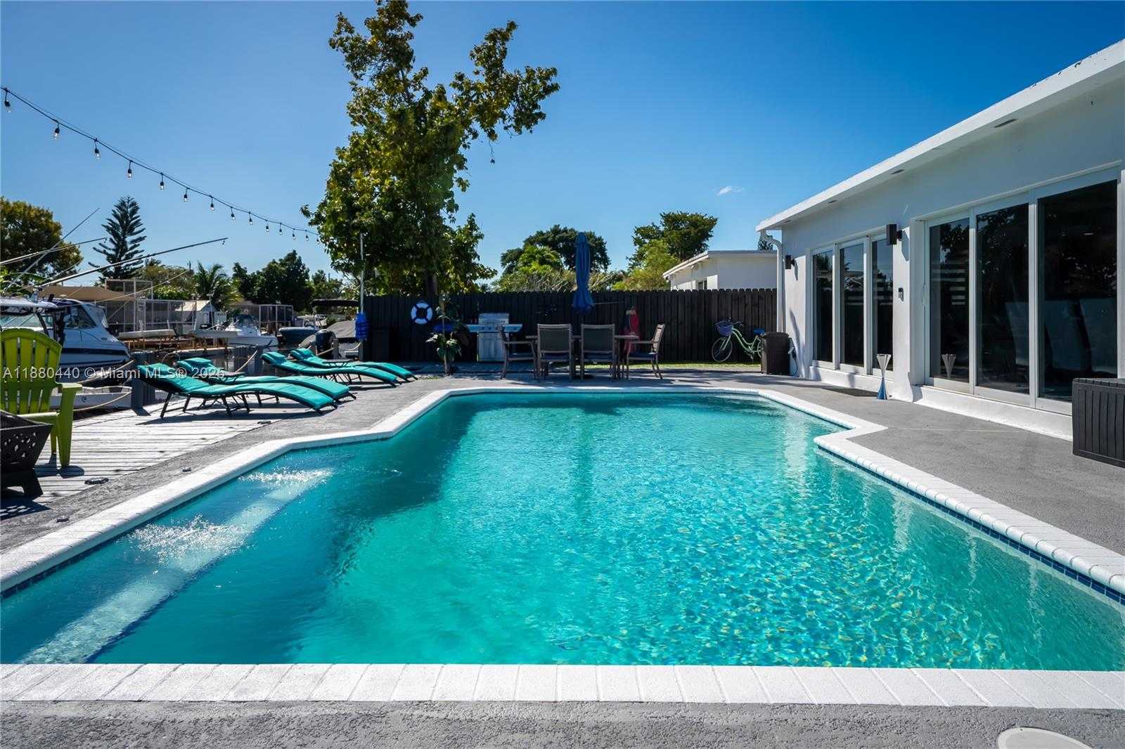 Small Image of 4600 SOUTH WEST 43RD AVE, Dania Beach Number 5