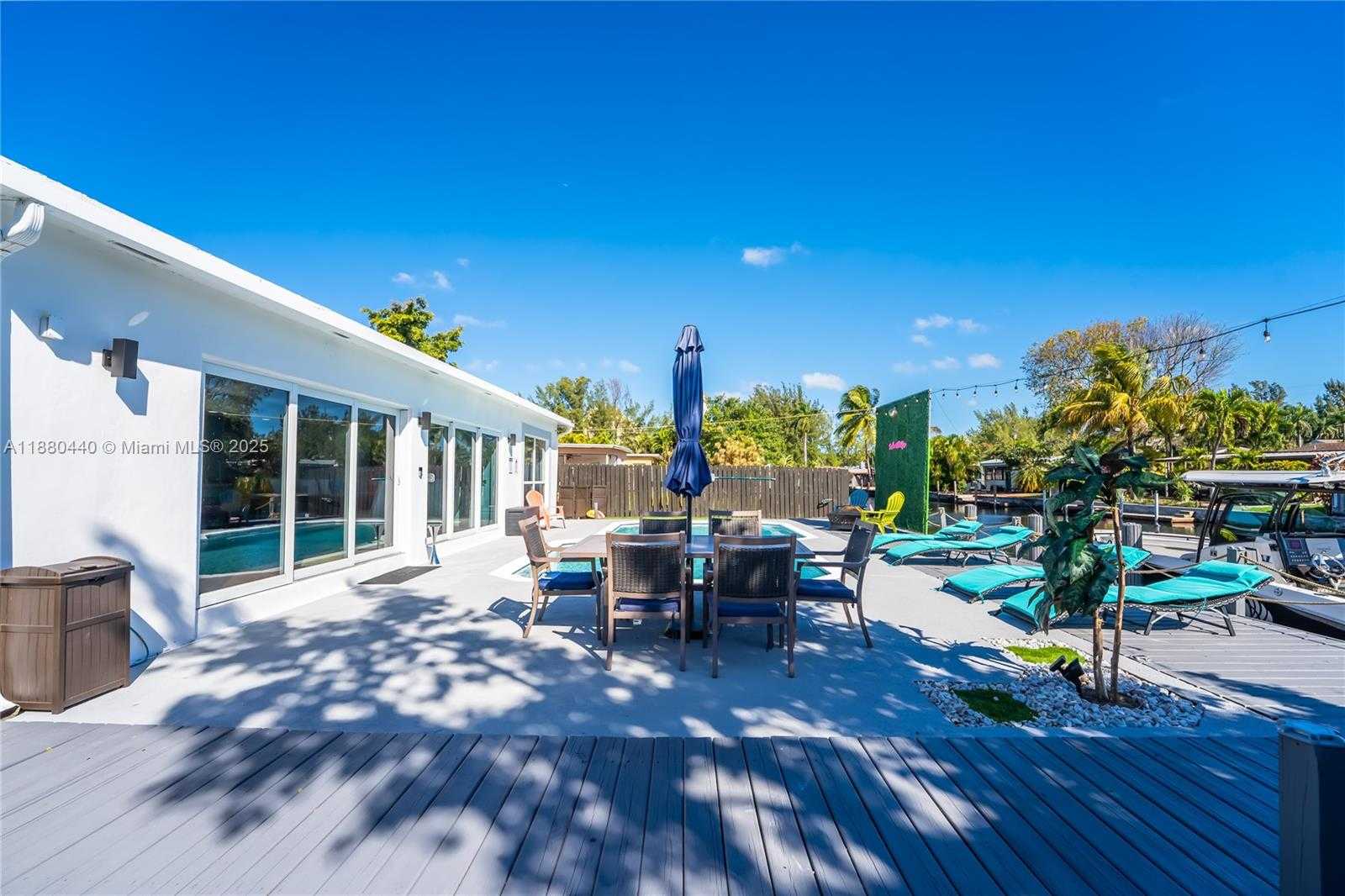 Small Image of 4600 SOUTH WEST 43RD AVE, Dania Beach Number 7