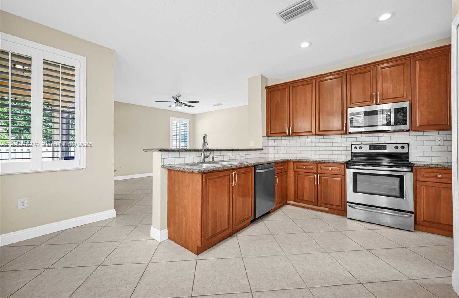 Small Image of 2784 SOUTH WEST 129TH TER, Miramar Number 15