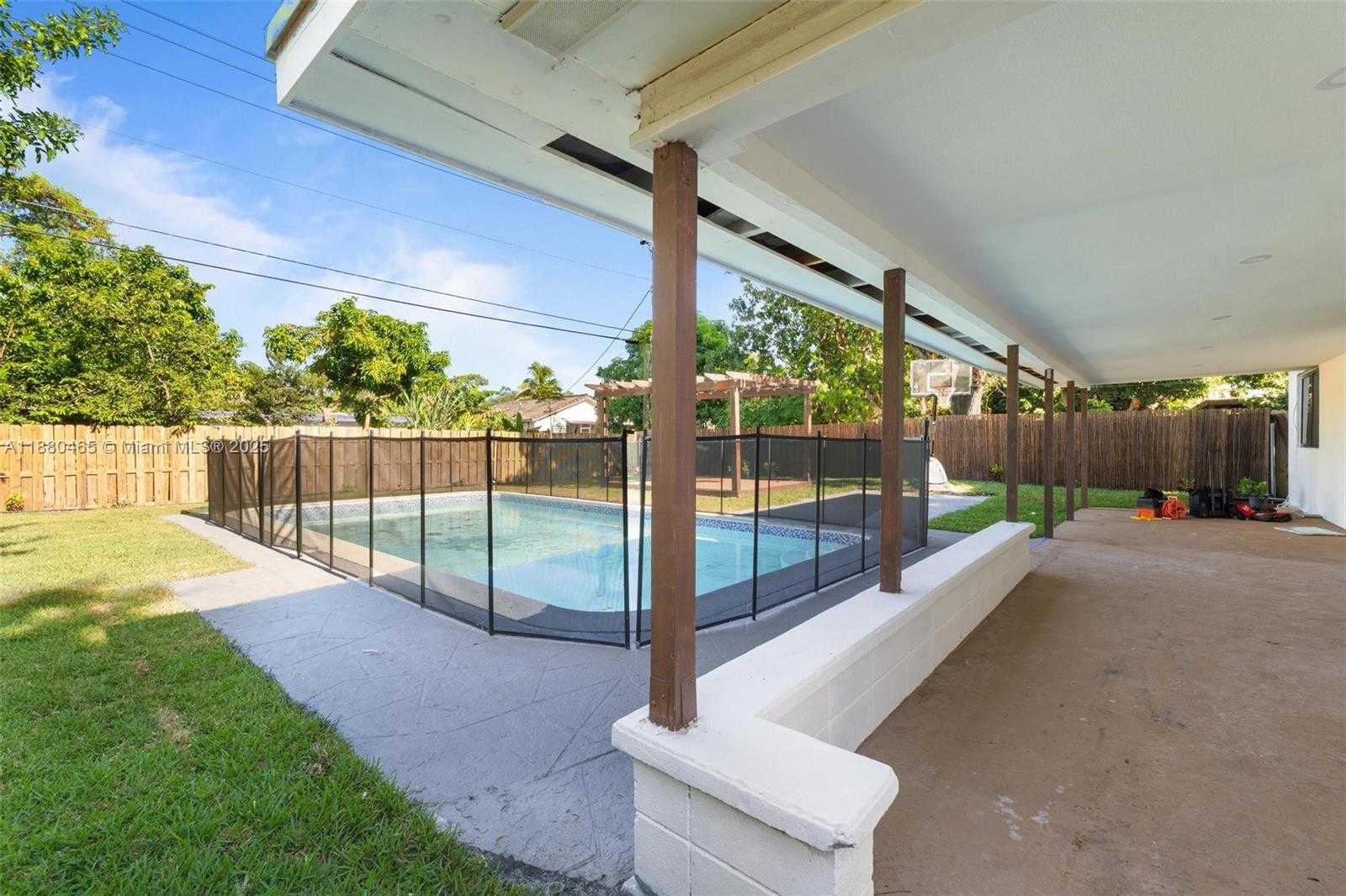Small Image of 1516 SOUTH WEST 30TH TER, Fort Lauderdale Number 3