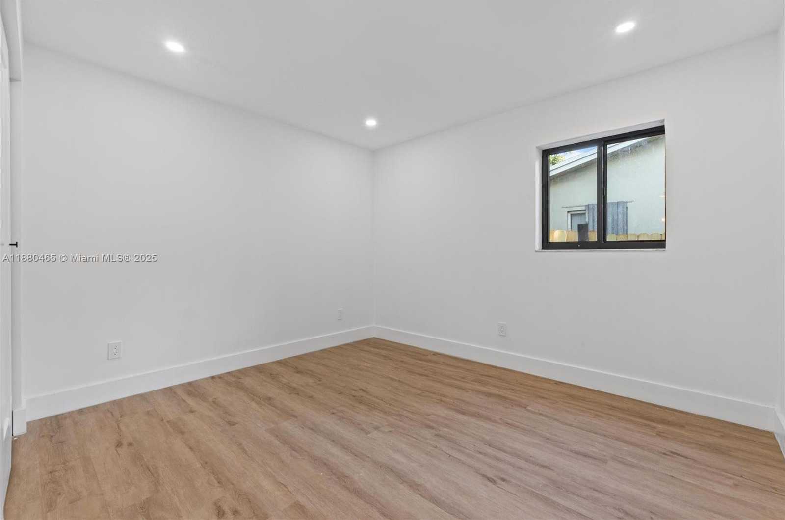 Small Image of 1516 SOUTH WEST 30TH TER, Fort Lauderdale Number 7