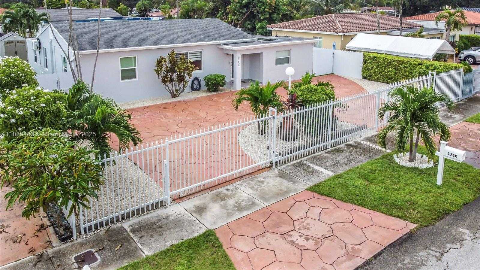 Small Image of 7280 SOUTH WEST 13TH ST, Miami Number 3