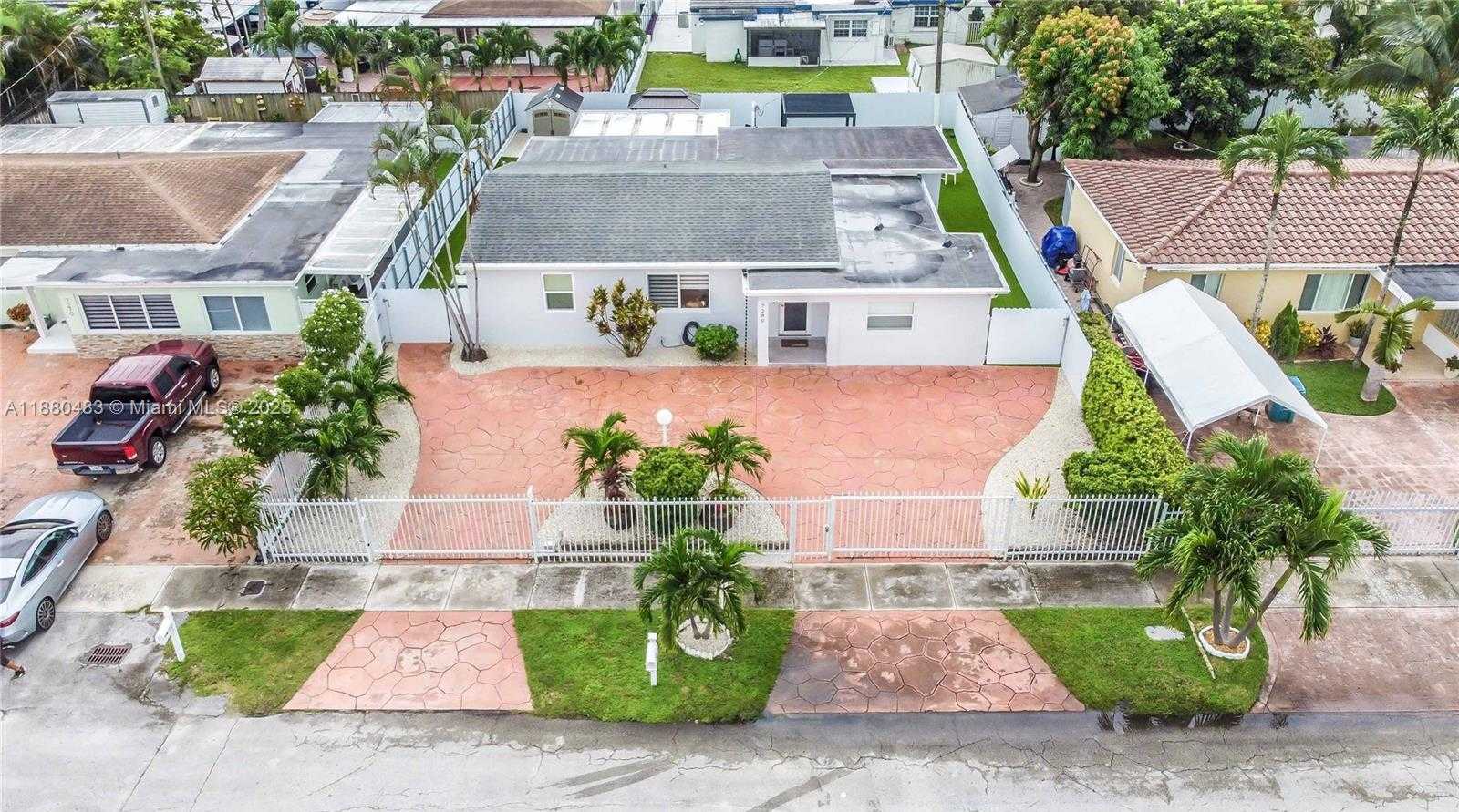 Small Image of 7280 SOUTH WEST 13TH ST, Miami Number 4