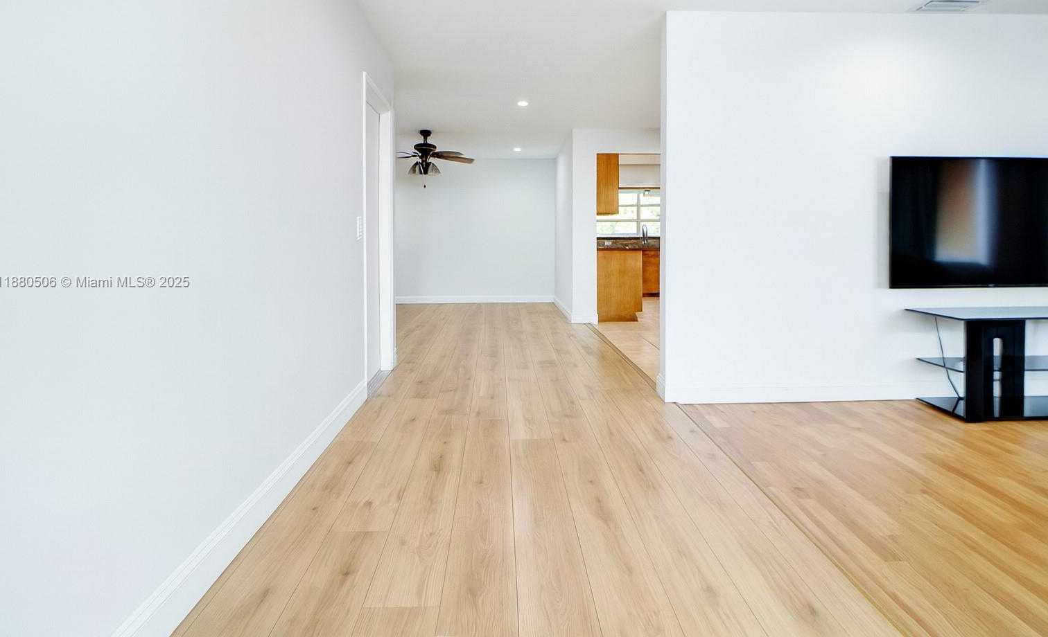 Small Image of 8930 NORTH WEST 11TH ST, Pembroke Pines Number 12