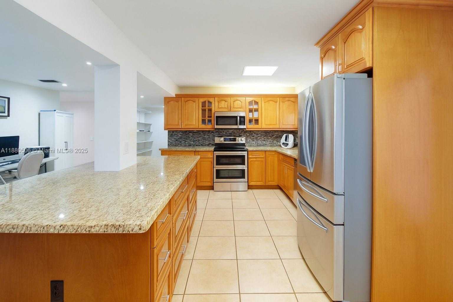 Small Image of 8930 NORTH WEST 11TH ST, Pembroke Pines Number 21