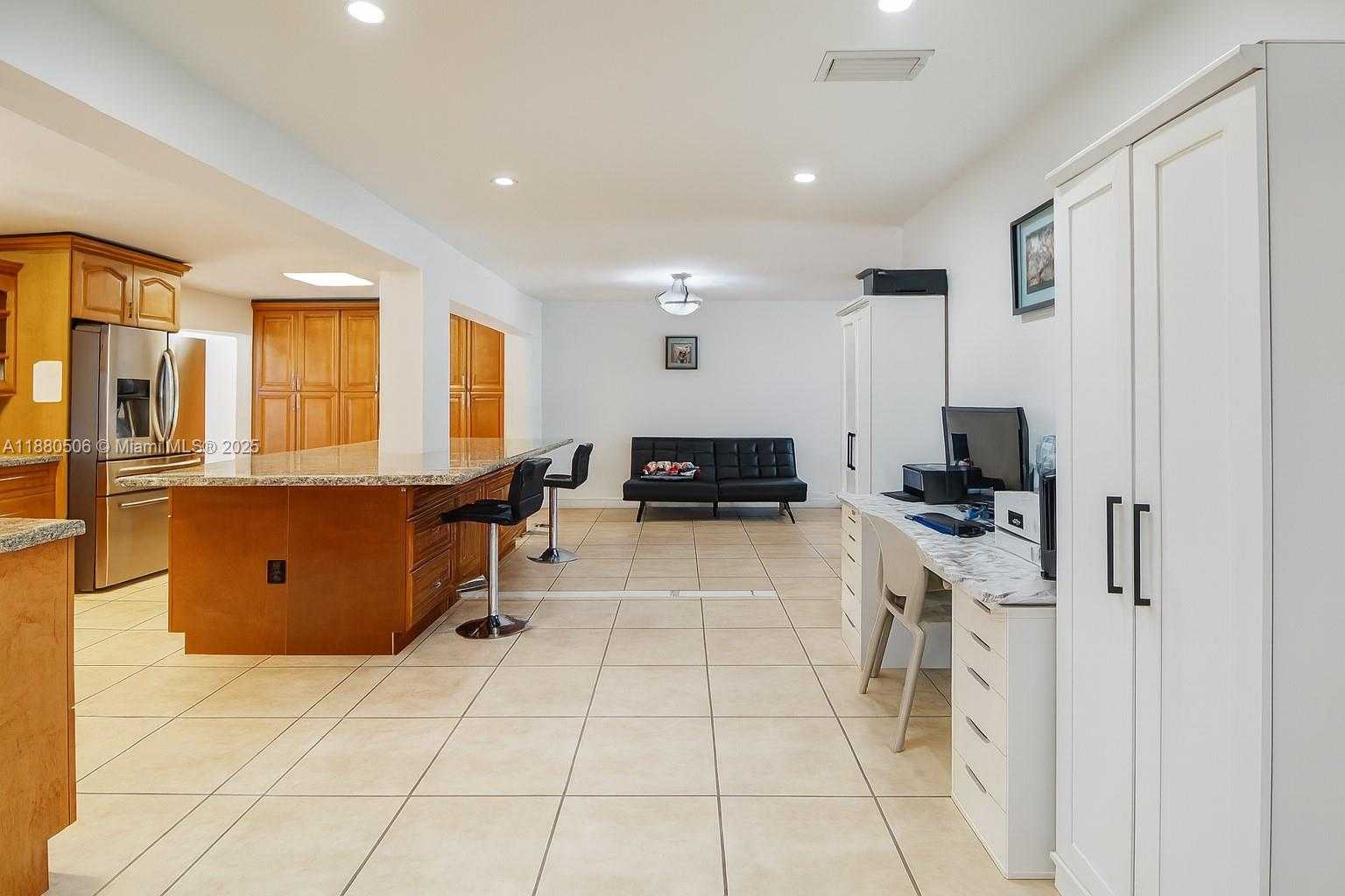 Small Image of 8930 NORTH WEST 11TH ST, Pembroke Pines Number 24