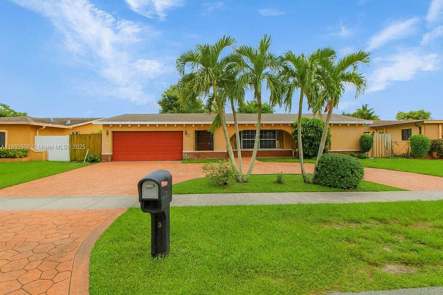 Small Image of 8930 NORTH WEST 11TH ST, Pembroke Pines Number 3