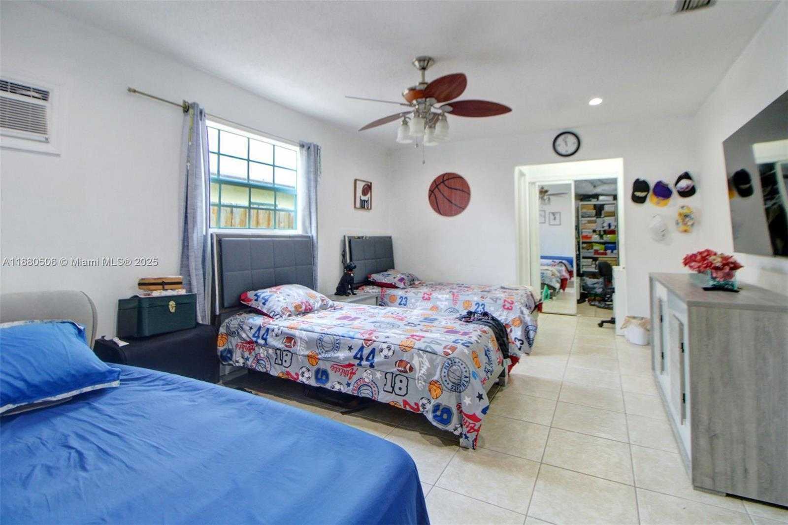 Small Image of 8930 NORTH WEST 11TH ST, Pembroke Pines Number 40