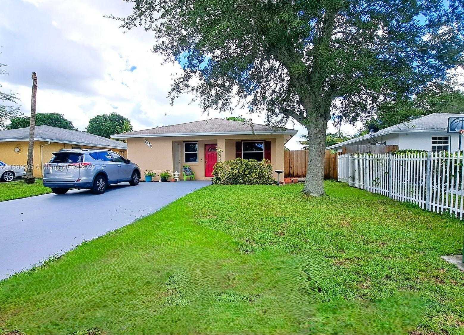 Small Image of 7620 NORTH WEST 32ND PL, Davie Number 17