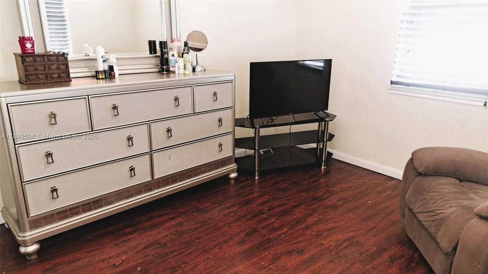 Small Image of 7620 NORTH WEST 32ND PL, Davie Number 8