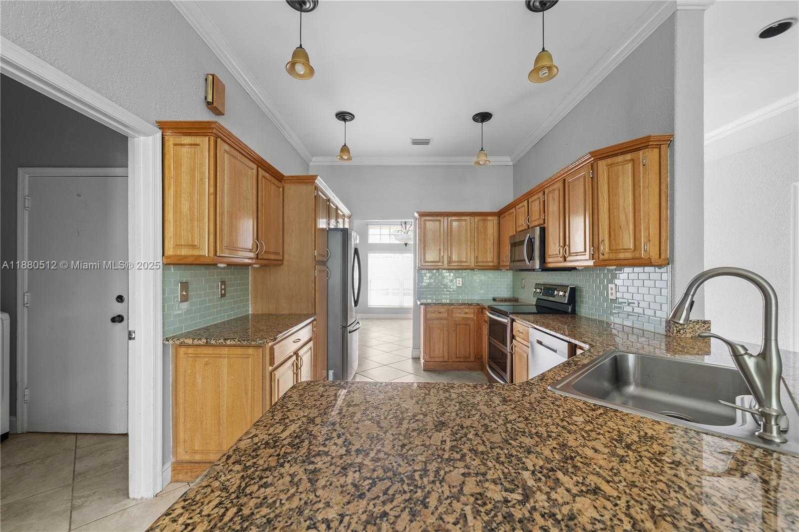 Small Image of 1154 NORTH WEST 183RD TER, Pembroke Pines Number 13